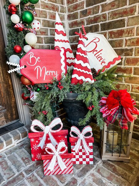 The Round Top Collection Large Classic Red & White Gifts