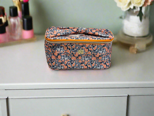 Mary Square Kiss & Make Up Tiger Lounge AU