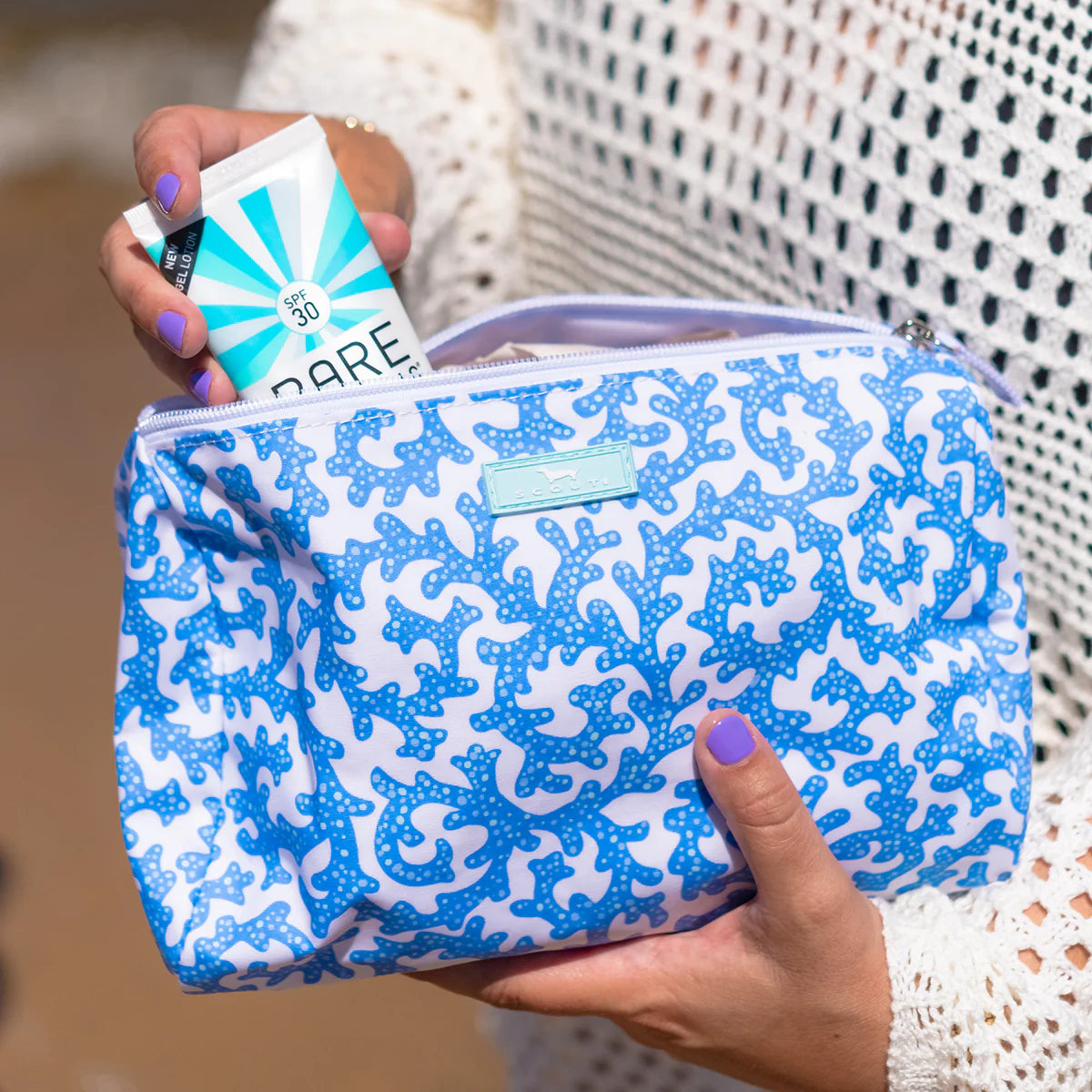 SCOUT TOILETRY BAG MEDIUM PACKIN' HEAT-SWEET CORALINE