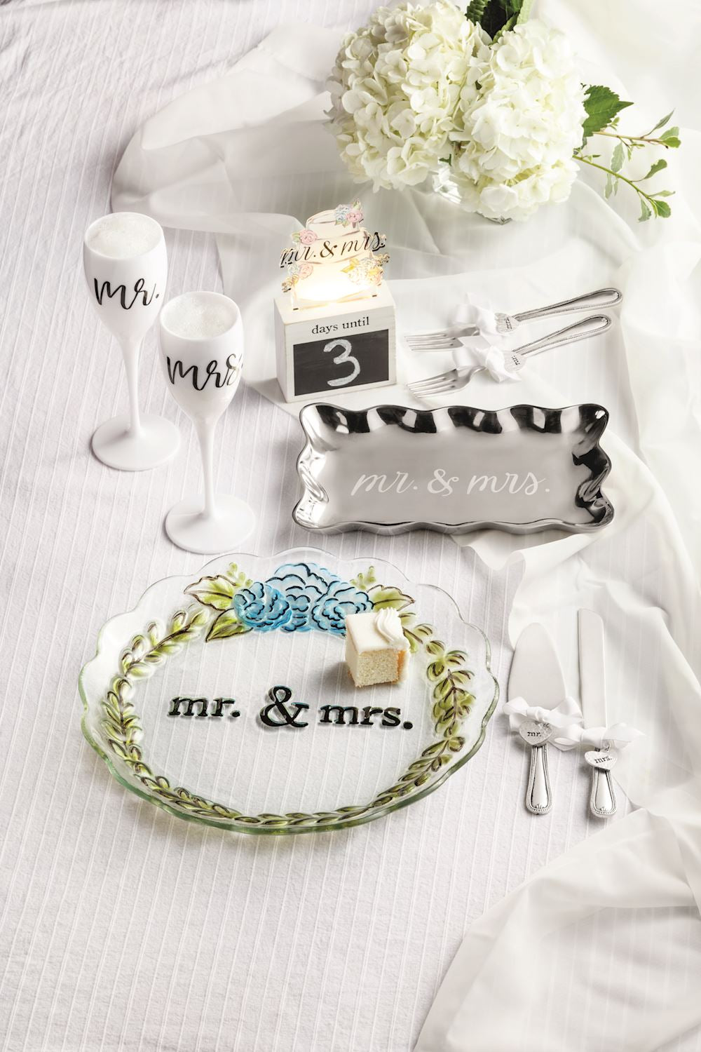 MUD PIE MR. & MRS. CHARM FORK SET