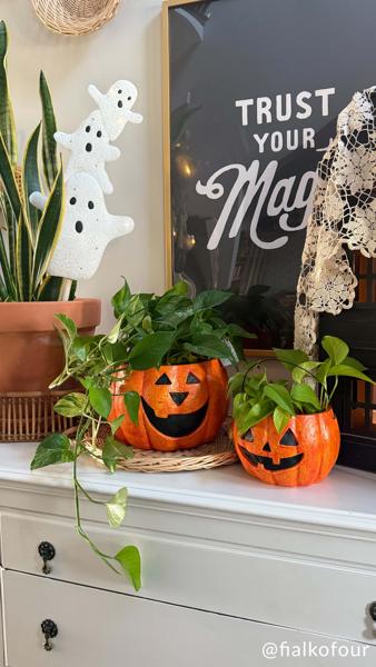 MUD PIE GHOSTS LIGHT UP YARD STAKE