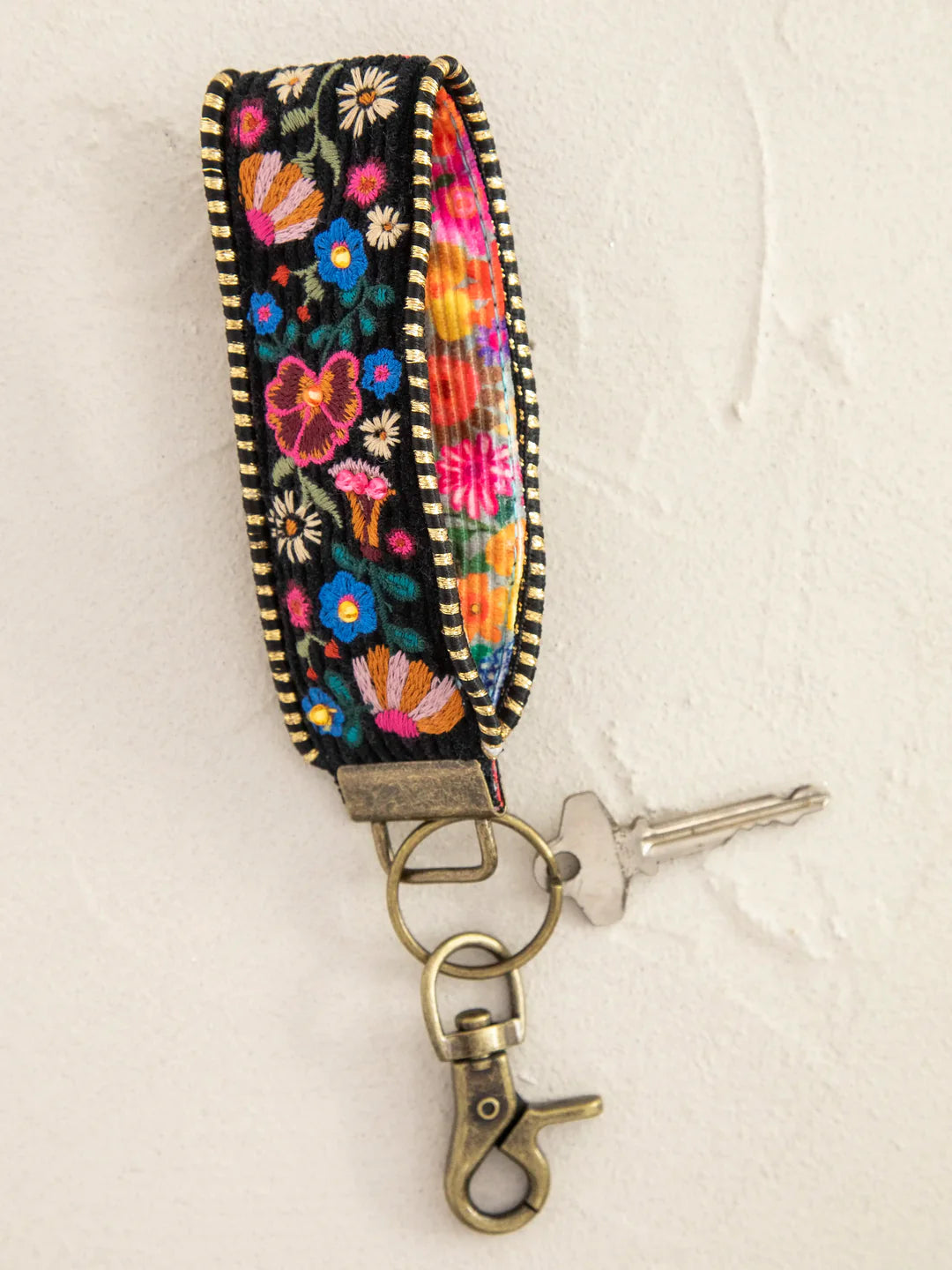 Natural Life Embroidered Key Chain-Black