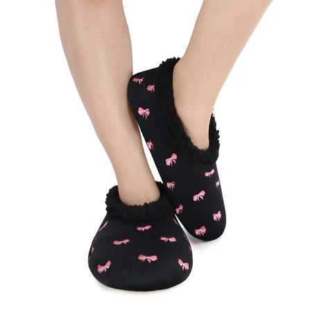 Snoozies! Womens Embroidered Bow-Utiful Slipper With Memory Foam Sole Black