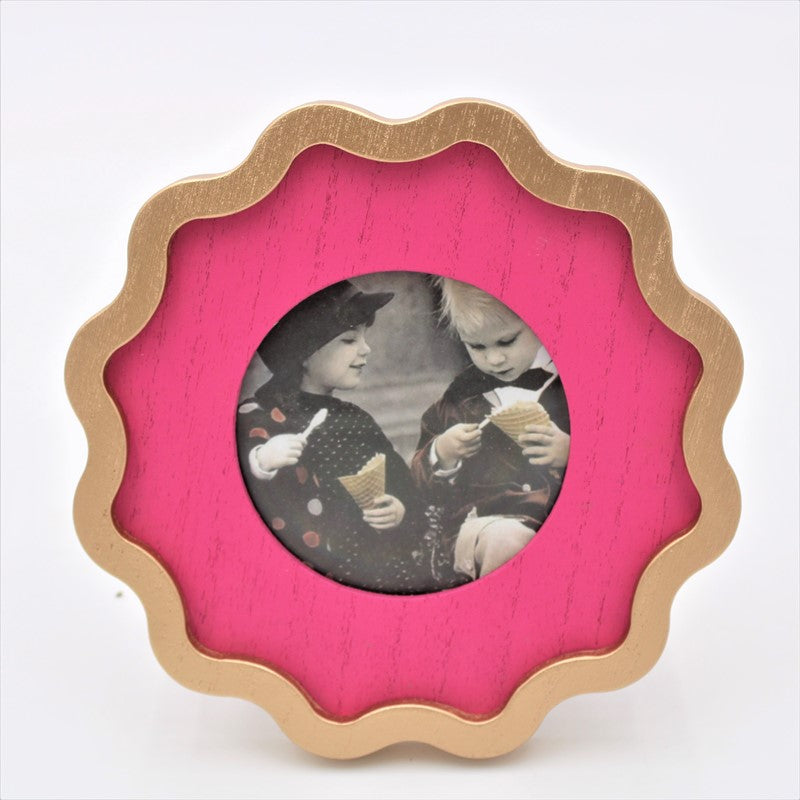 Trade Cie 7.25x1x7.25" Wood Scalloped Photo Frame, Fuchsia Gold, 3.5" Opening