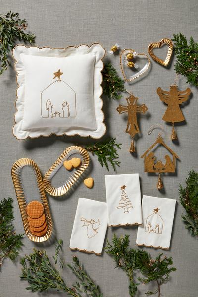 MUD PIE TREE GOLD SCALLOP TOWEL