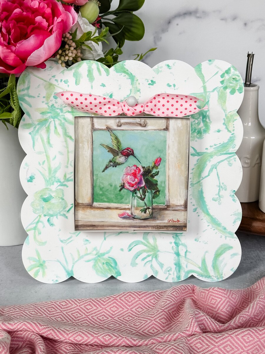 The Round Top Collection Mini Art Hummingbird In the Window