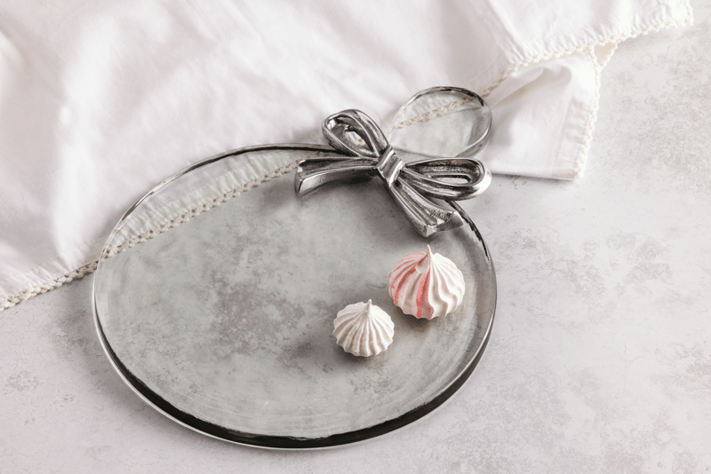 MUD PIE METAL BOW ROUND GLASS BOARD