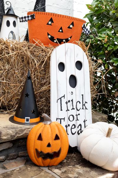 MUD PIE GHOST LIGHT-UP DOOR HANGER