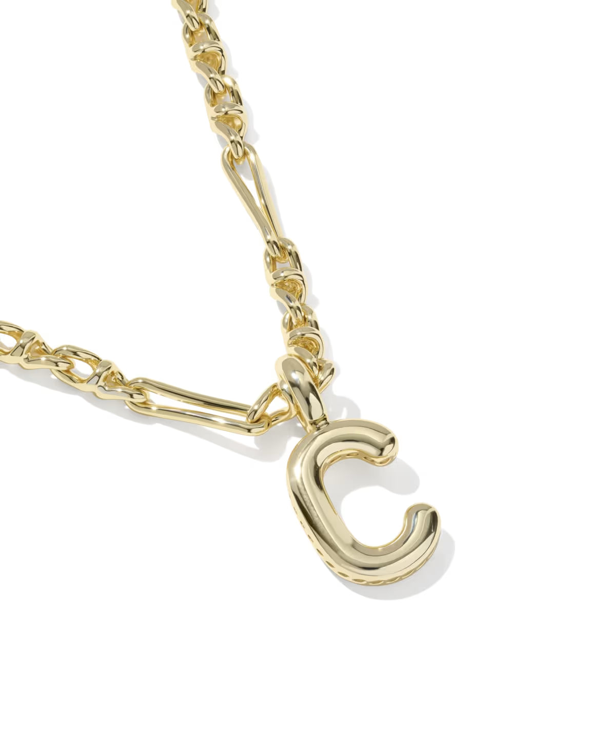 KENDRA SCOTT BUBBLE LETTER C SHORT PENDANT NECKLACE GOLD
