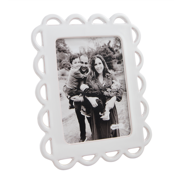 MUD PIE LARGE CERAMIC SCALLOP FRAME