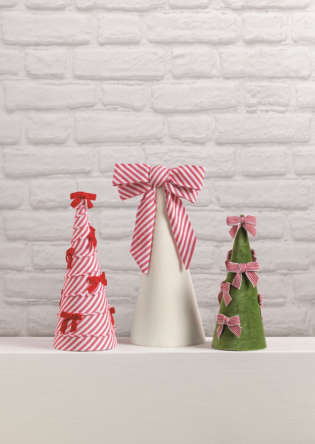 MUD PIE BOW TREE SITTERS
