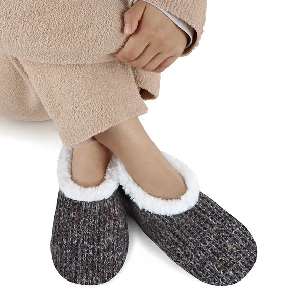 Snoozies! Textured Yarn Black