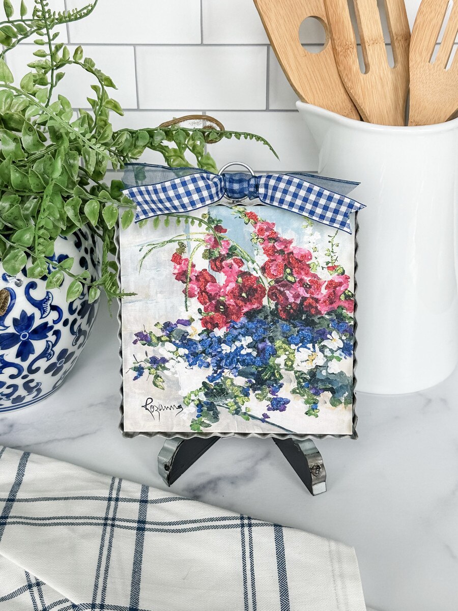 The Round Top Collection Mini Art Window Box