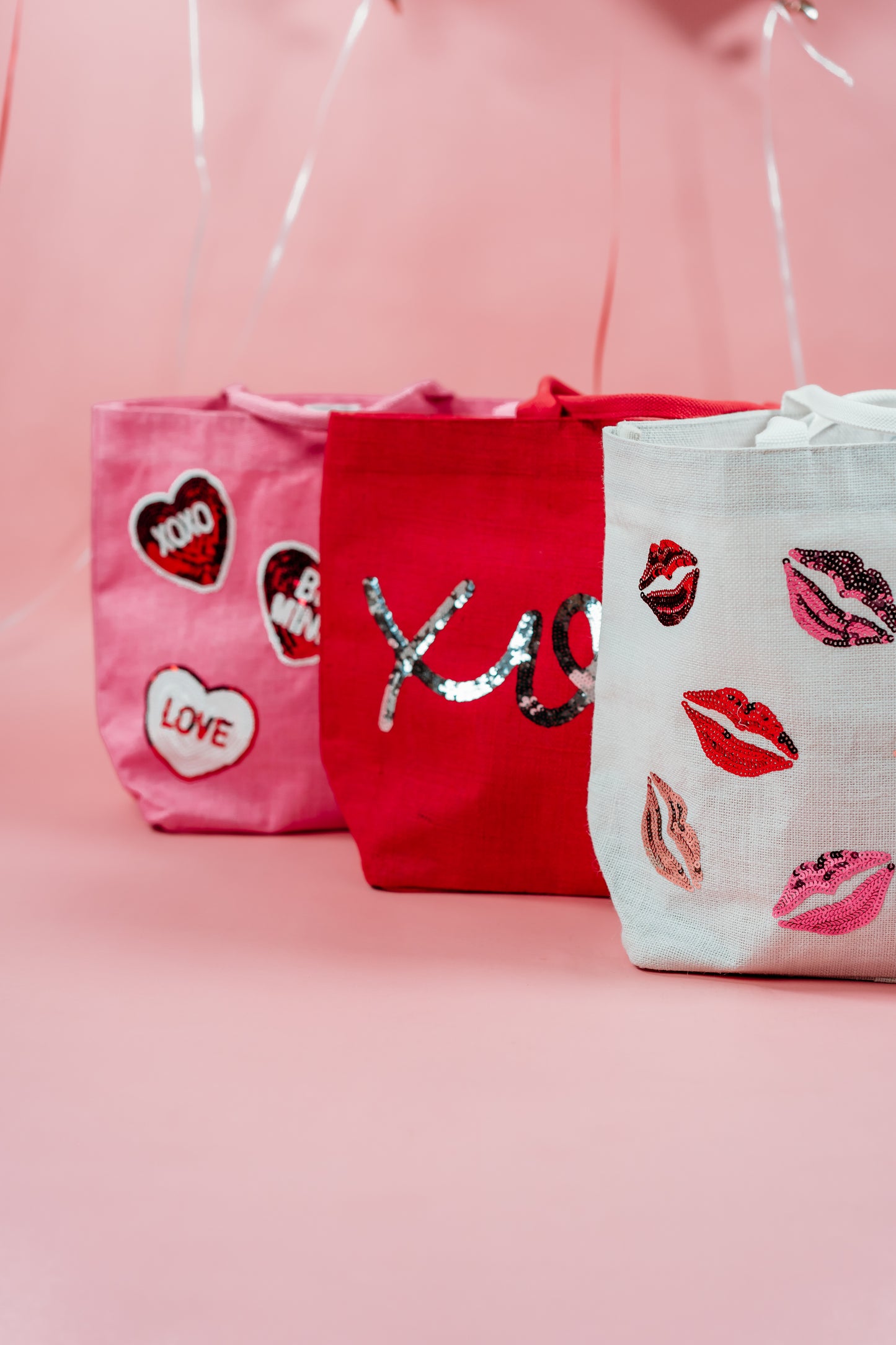 MUD PIE VALENTINE'S LIPS SPARKLE TOTE BAG