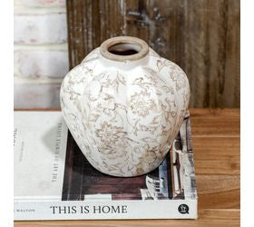 pD HOME 6.5" BEIGE HEIRLOOM ACCENT VASE