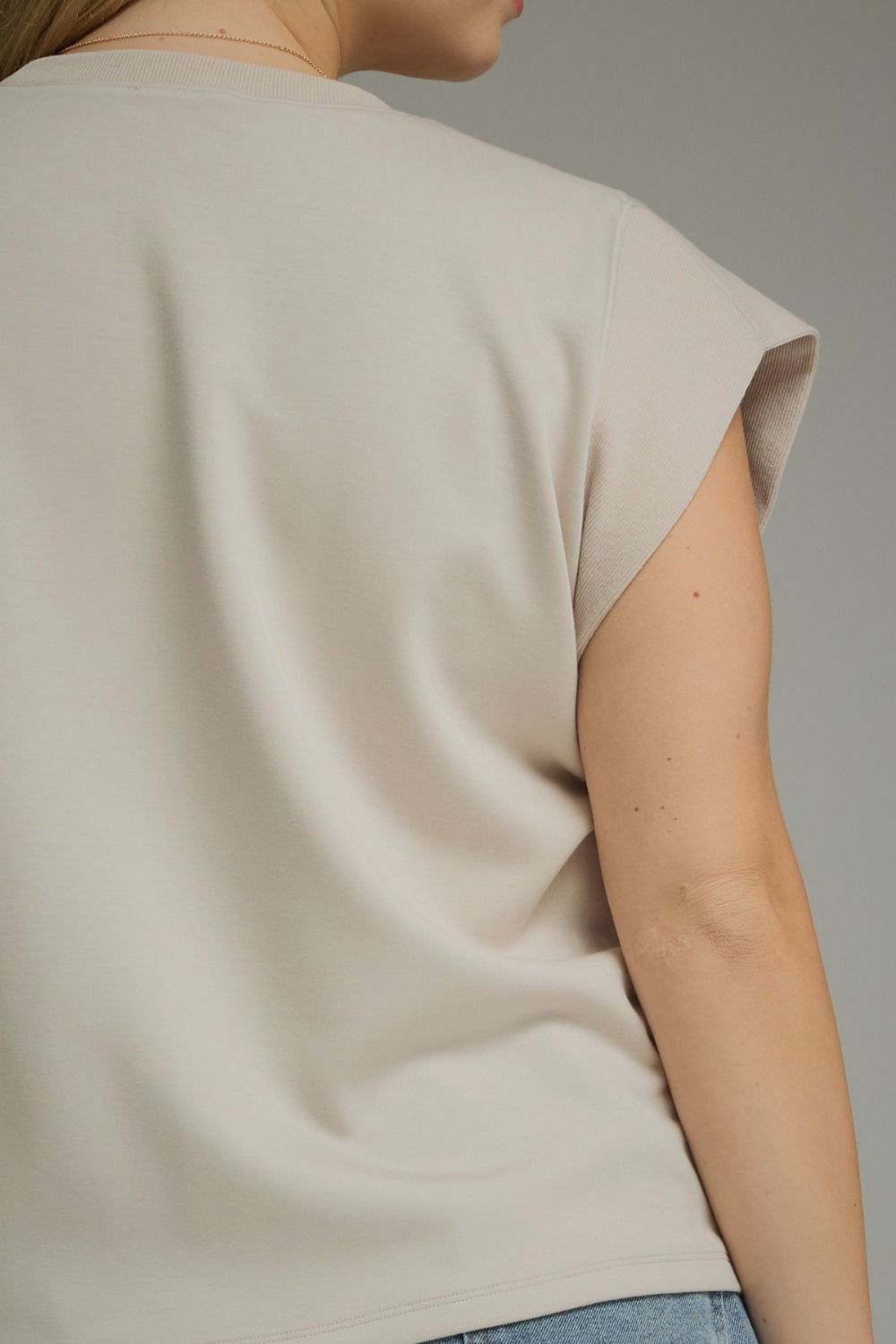 Entro Solid Round Neck Cap Sleeve Top