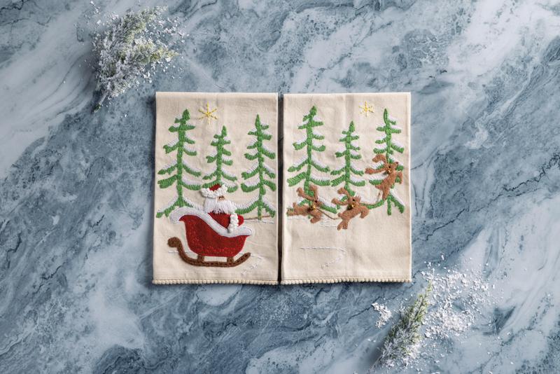 MUD PIE SANTA APPLIQUE TOWEL