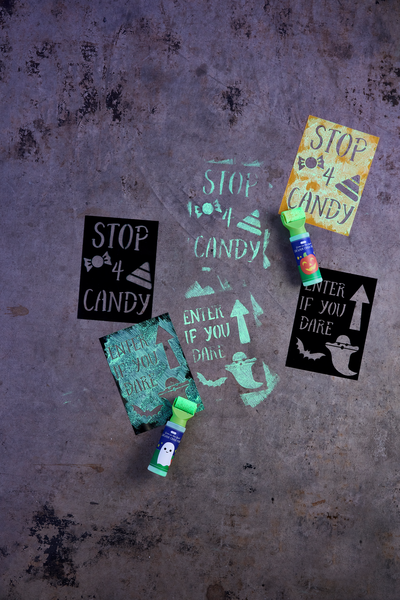MUD PIE BLACK HALLOWEEN GLOW CHALK SET
