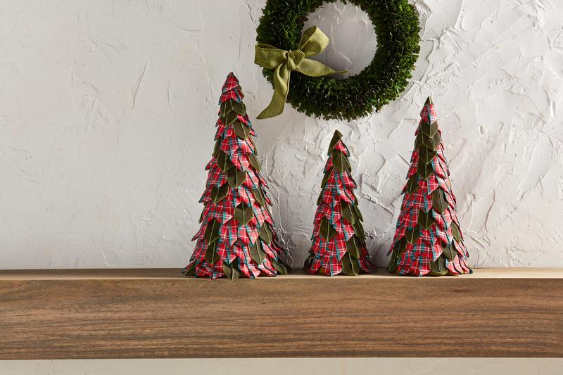 MUD PIE TARTAN RIBBON TREE SET