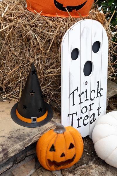 MUD PIE GHOST LIGHT-UP DOOR HANGER