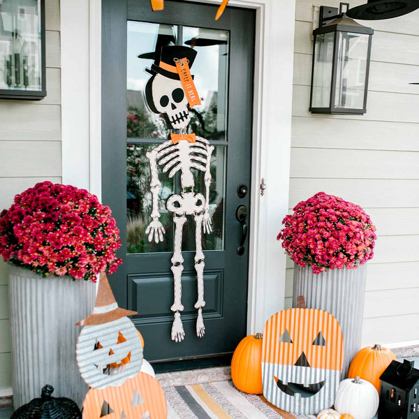 MUD PIE SKELETON DOOR HANGER