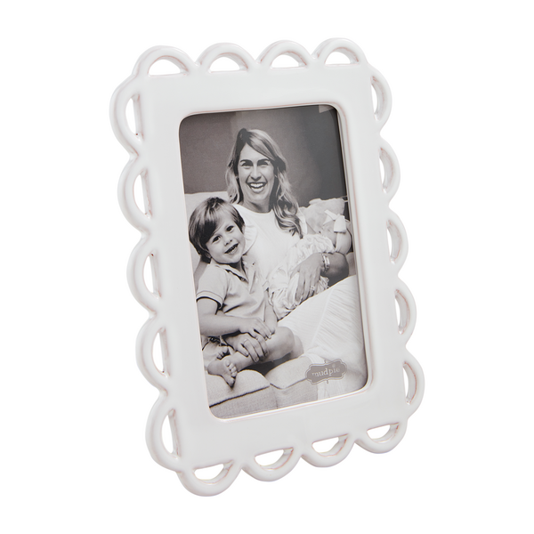 MUD PIE SMALL CERAMIC SCALLOP FRAME
