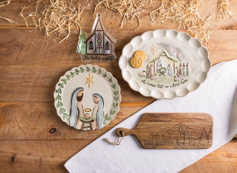 MUD PIE FUSED GLASS CHURCH PLATE