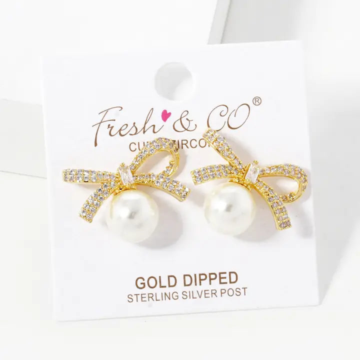 Ohbooba Design Freshwater Pearl Ribbon Stud Earrings