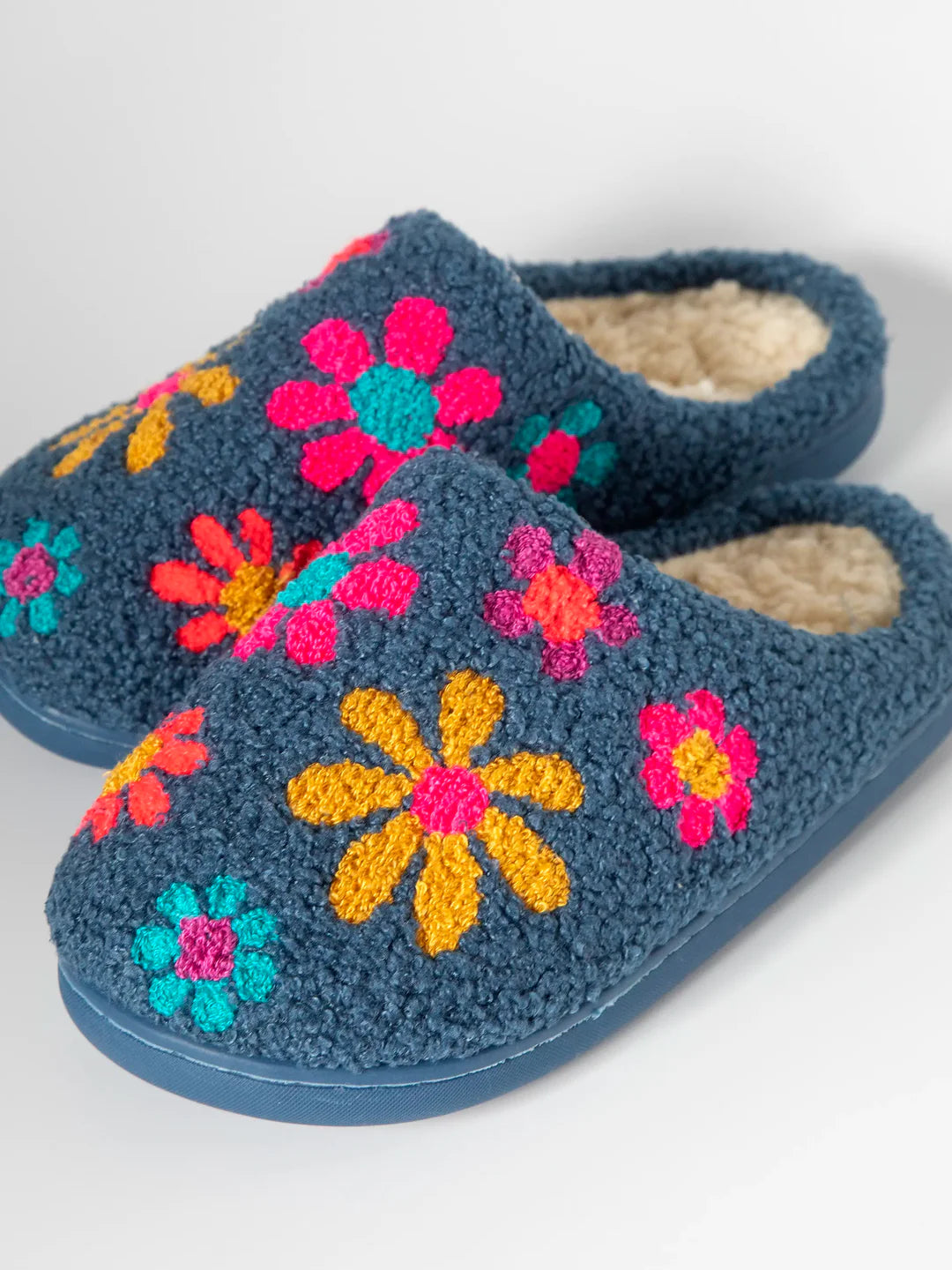 Natural Life Icon Sherpa Slippers