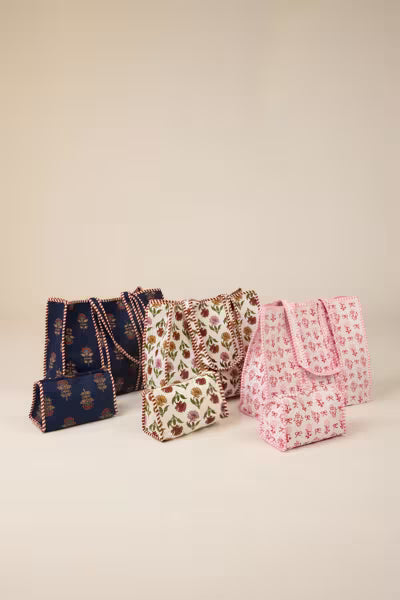 MUD PIE WHITE QUILTED BLOCK PRINT TOTE
