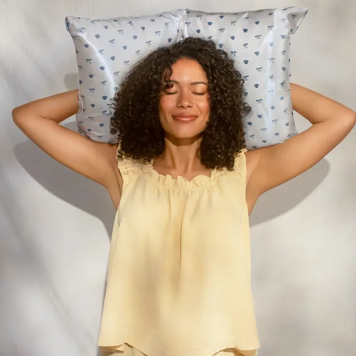 Kitsch Standard Satin Pillowcase - Pearlized Cream & Coastal Blue Print