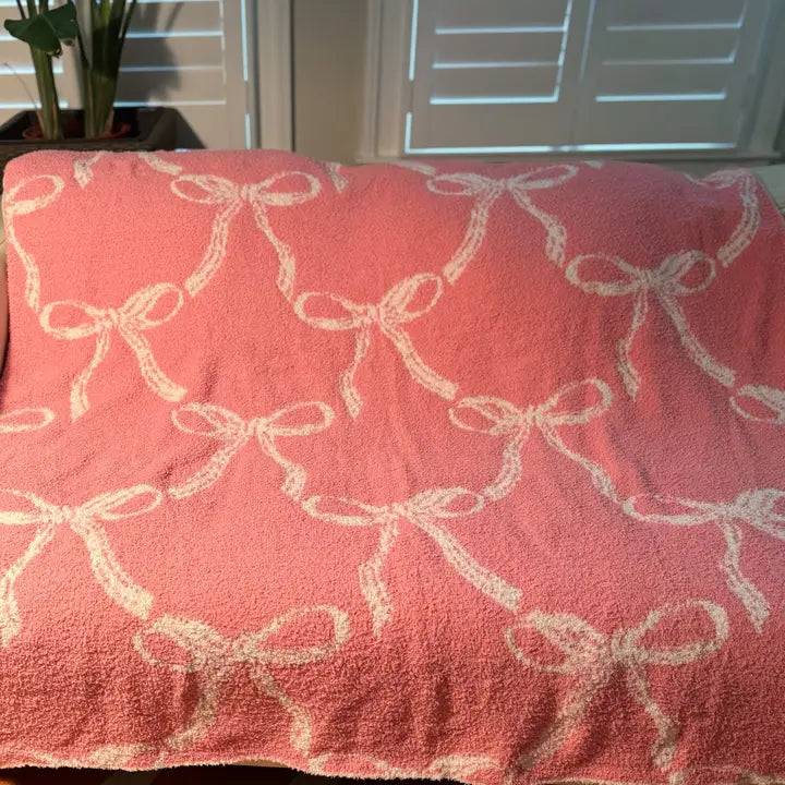 Ellison + Young Bow Scalloped Coziest Blanket-White/Pink