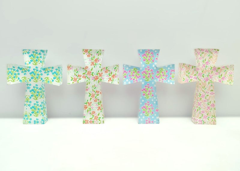 TradeCie 4x.8x6" Cutout Acrylic Table Cross