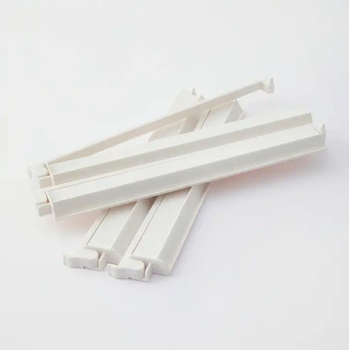 Oh My Mahjong White Acrylic Rack and Pusher Set