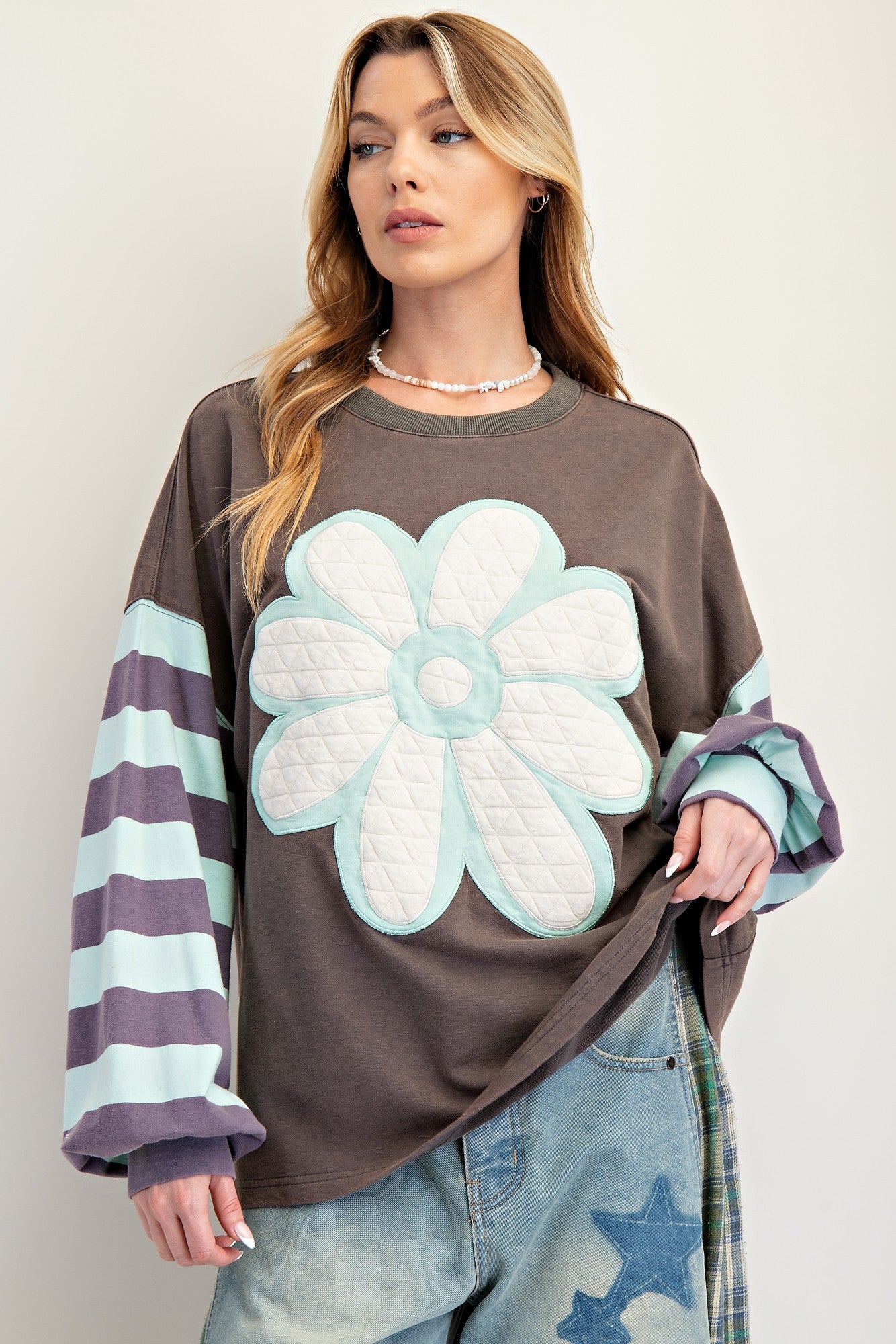 Easel Flower Patch Terry Knit Mineral Washed Pullover