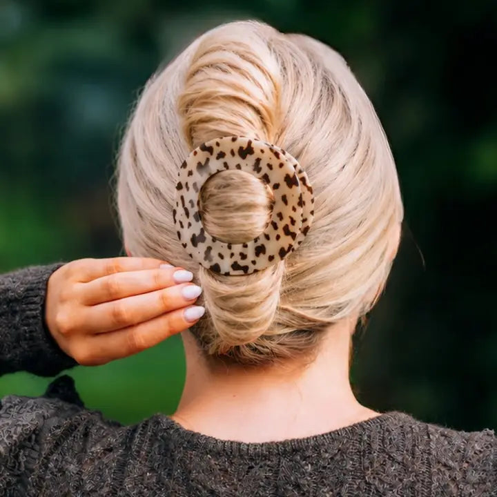 Teleties Blonde Tortoise | Large | Flat Circle Hair Clip