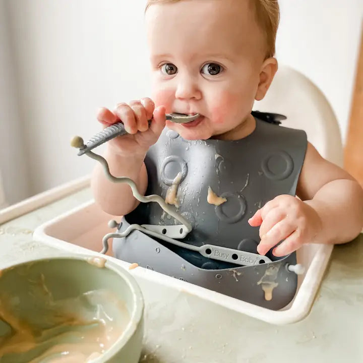 Busy Baby Stop-Drop Travel Bib+ Utensils-Pewter