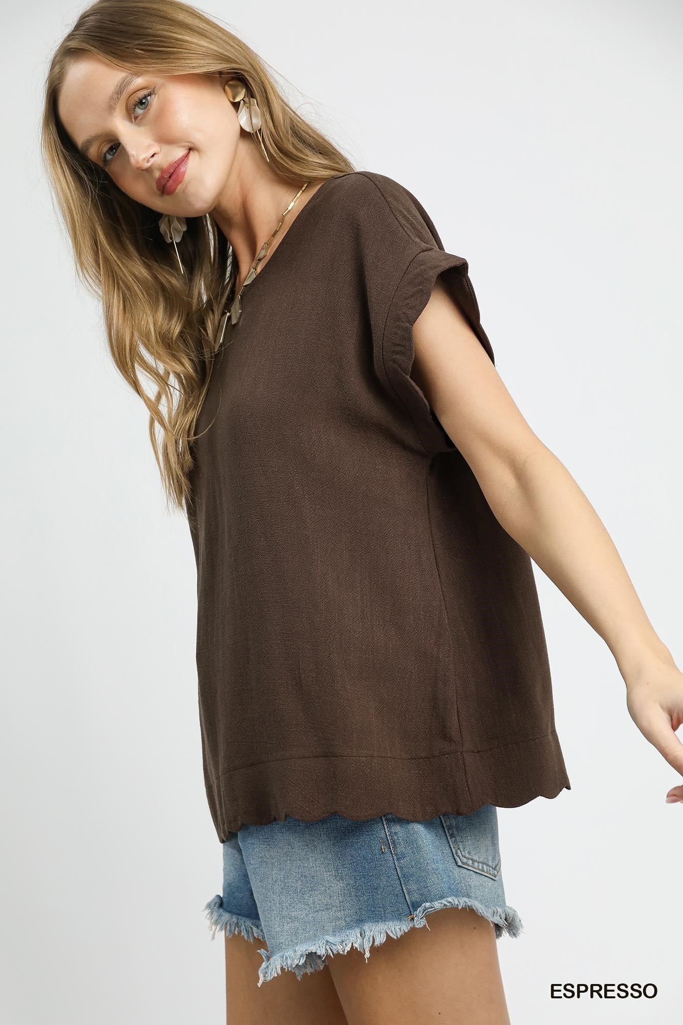 Umgee Scallop Hem Linen Blend Top