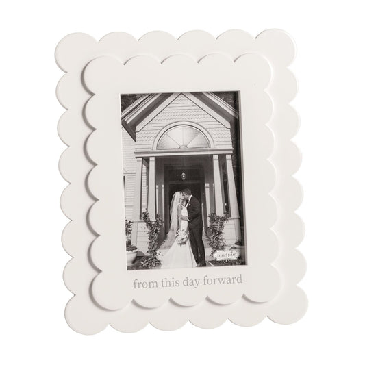 MUD PIE THIS DAY FORWARD SCALLOP FRAME