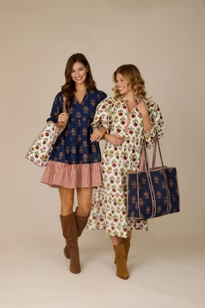 MUD PIE WHITE QUILTED BLOCK PRINT TOTE