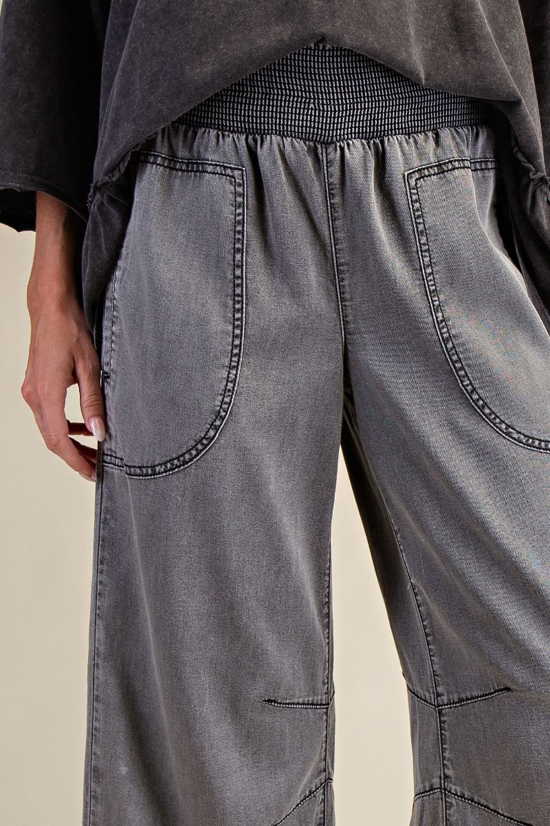 EASEL SMOCKED WAIST WASHED CHAMBRAY DENIM PANTS-BLACK DENIM