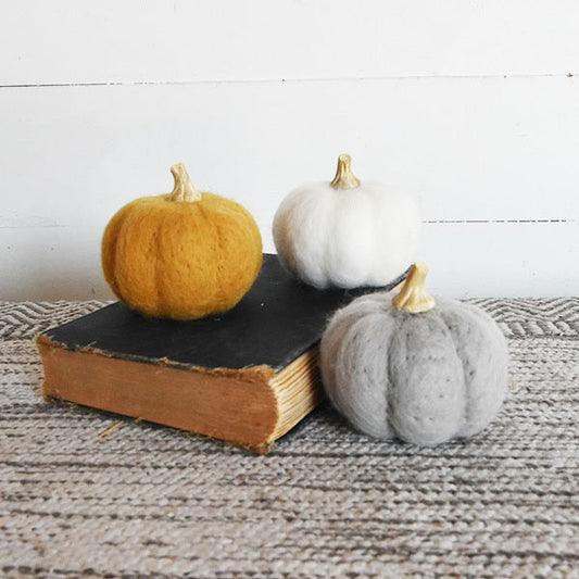 Pd HOME 3.5″ 3 ASST. WOOL PUMPKINS