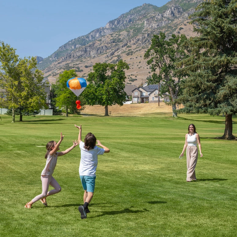 Djubi Parashoot - Outdoor Solo Launching Toy For Kids!