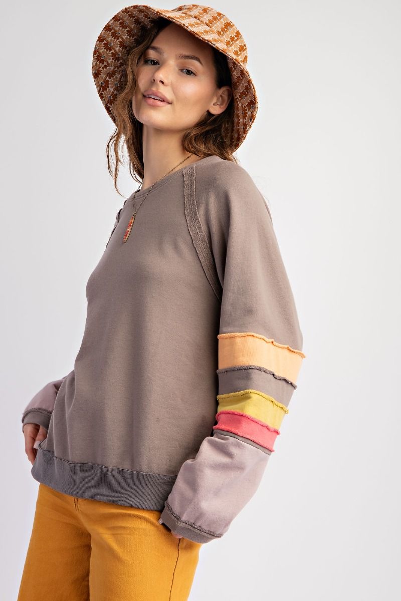 EASEL COLOR BLOCKED AND RAW EDGES TOP-MOCHA