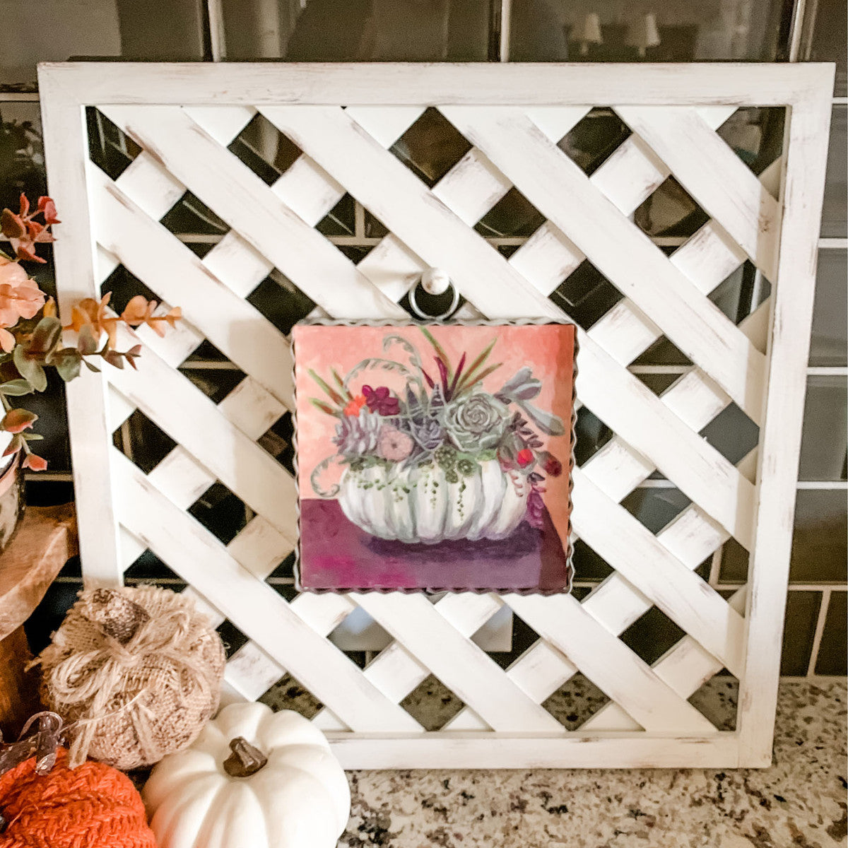 The Round Top Collection White Lattice Display Board