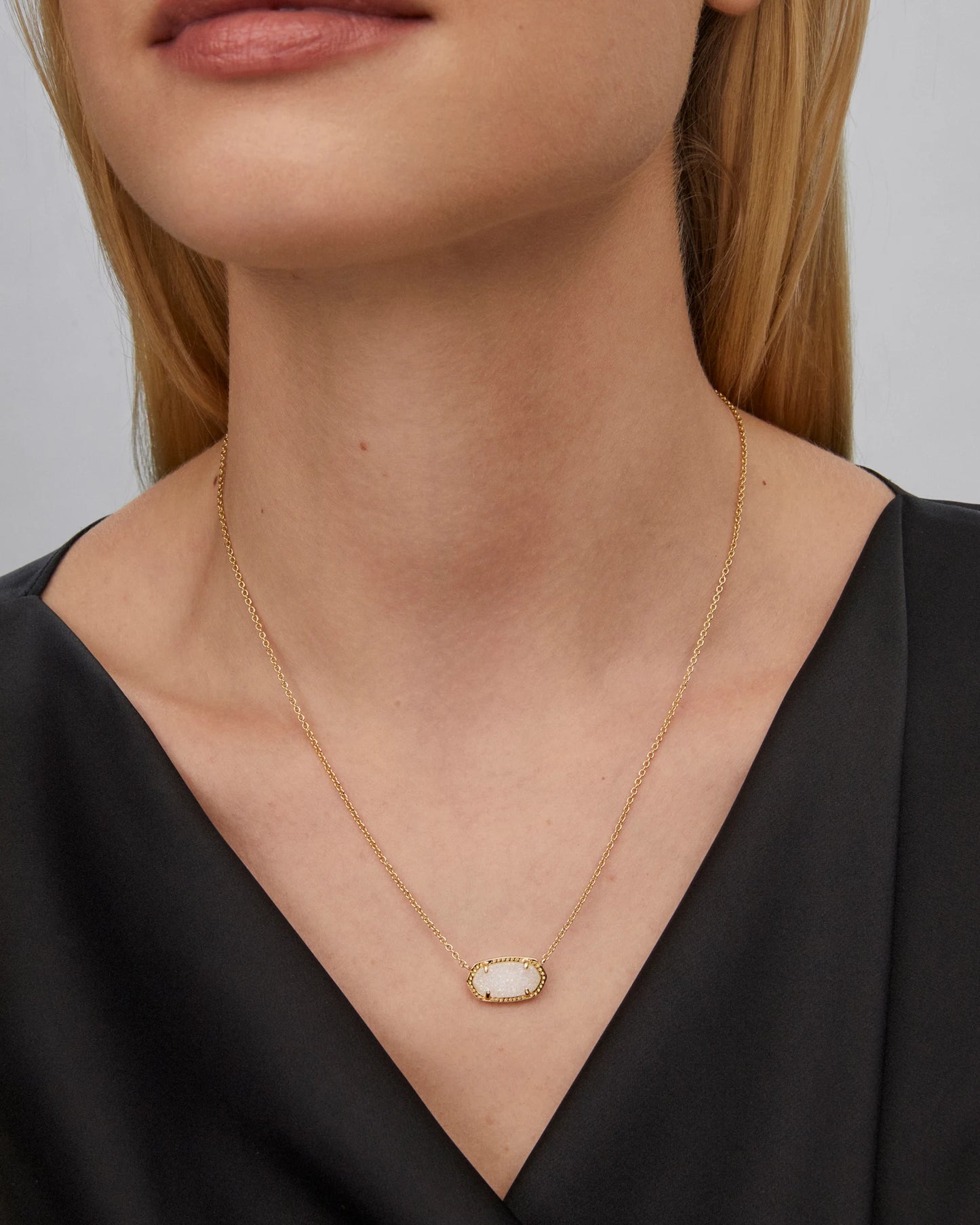 Kendra Scott Elisa Gold Pendant Necklace in Iridescent Drusy