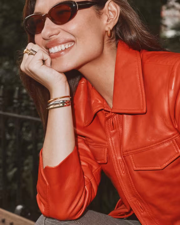 KENDRA SCOTT SANDY HUGGIE EARRINGS GOLD