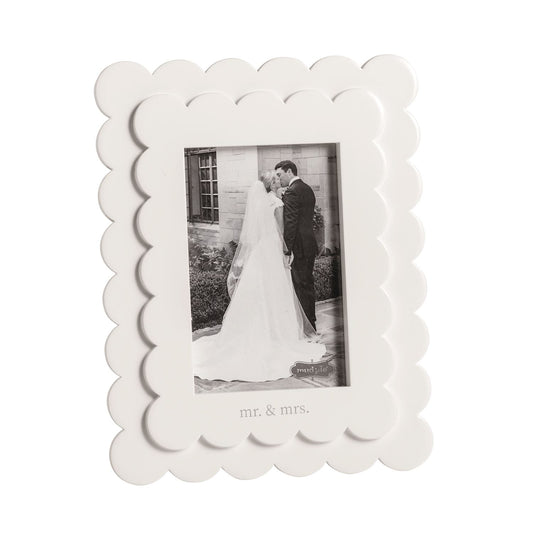 MUD PIE MR. & MRS. SCALLOP FRAME