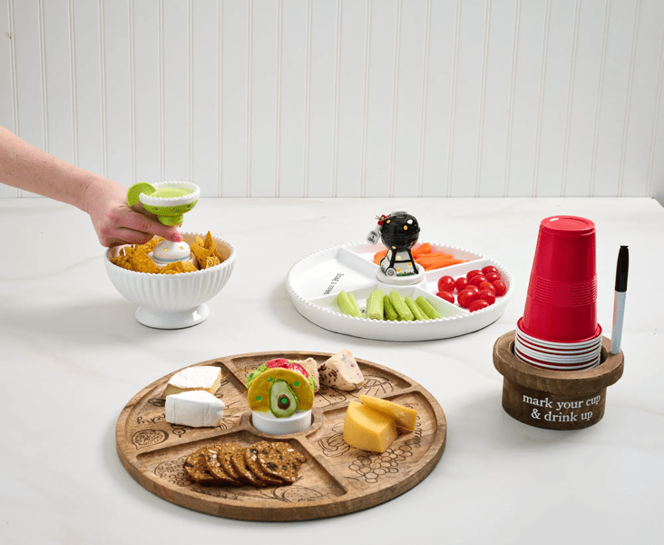 MUD PIE GRILL LIGHT-UP SITTER