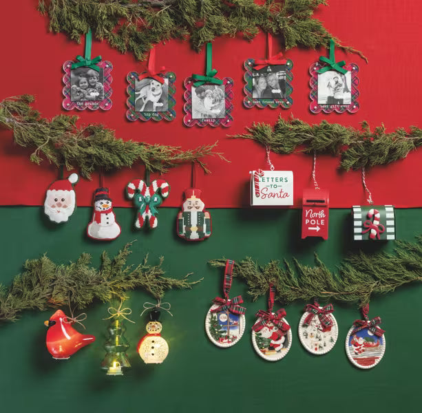 MUD PIE CHRISTMAS WINDOW SCENE ORNAMENT